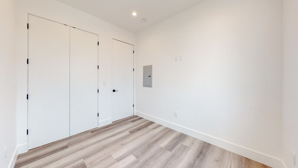 525 N Normandie Ave, Los Angeles, CA à vendre - Photo intérieure - Image 3 de 75