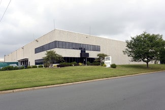 Plus de détails pour 40 Executive Ave, Edison, NJ - Industriel à louer