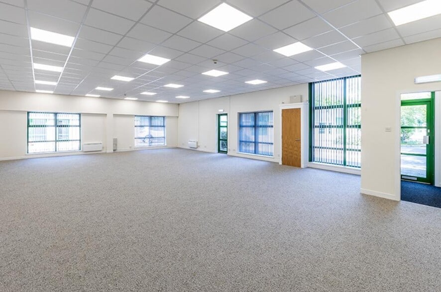 1-8 Station Rd, Aberdeen for lease - Building Photo - Image 3 of 21