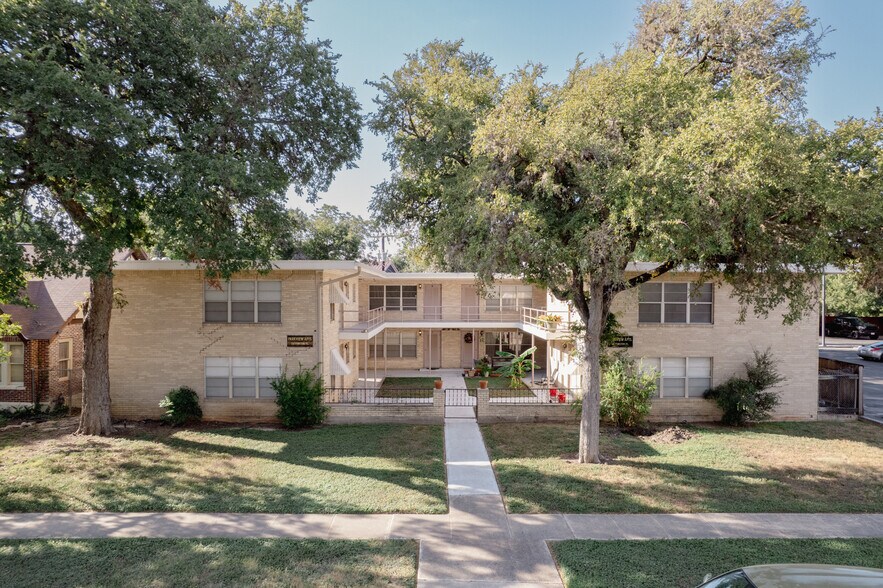 118 Funston Pl, San Antonio, TX à vendre - Photo principale - Image 1 de 31