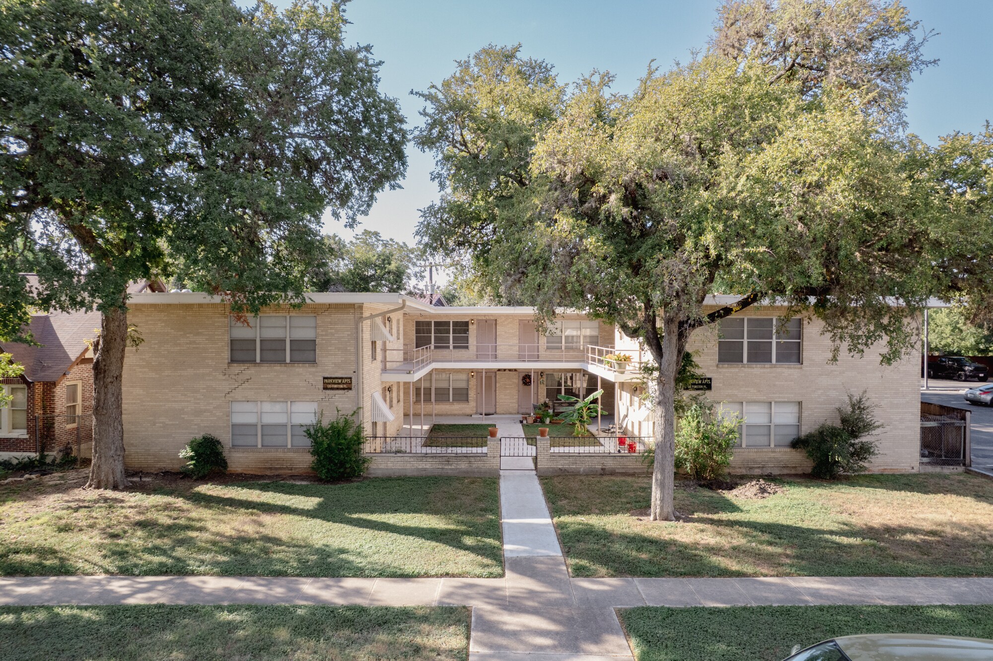 118 Funston Pl, San Antonio, TX à vendre Photo principale- Image 1 de 32