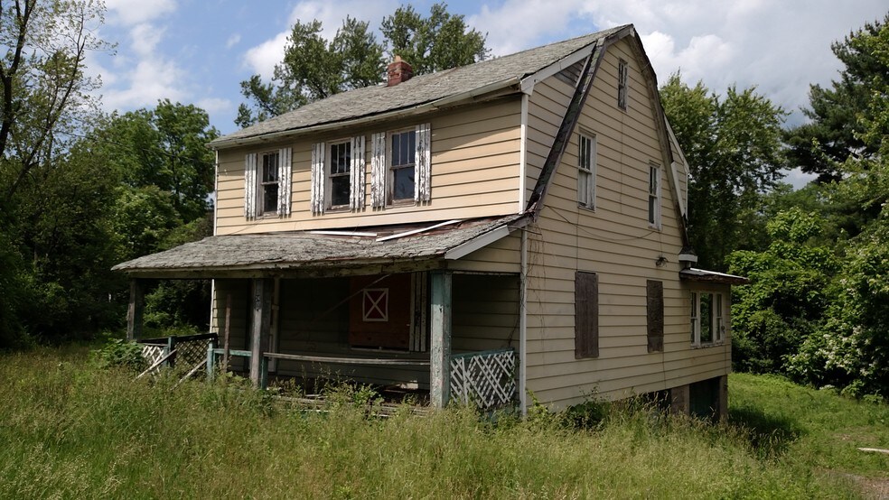 24 N Plank Rd, Newburgh, NY à louer - Photo du bâtiment - Image 3 de 4