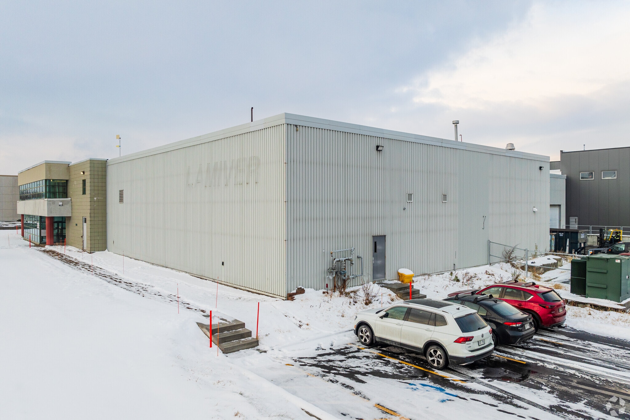 3805 Rue Dollard-Desjardins, Montréal, QC for sale Building Photo- Image 1 of 3