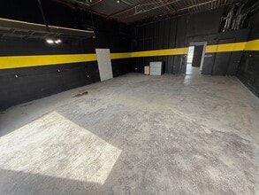 1247 36th Ave NE, Calgary, AB for lease Interior Photo- Image 2 of 15