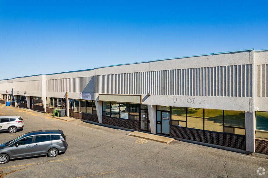 509-549 Av Lépine, Dorval, QC à louer - Photo du bâtiment - Image 2 de 5