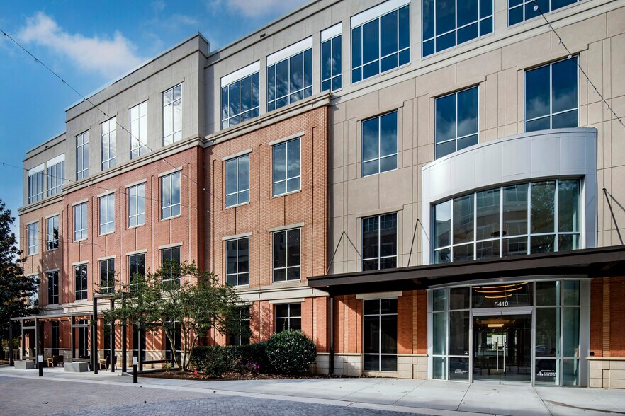 5410 Trinity Rd, Raleigh, NC à louer - Photo du bâtiment - Image 2 de 28
