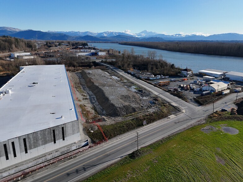 31275 Gill Ave, Mission, BC for sale - Building Photo - Image 2 of 4
