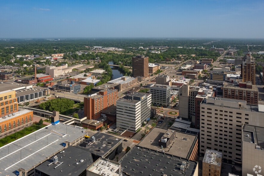 120 N Washington Sq, Lansing, MI for lease - Aerial - Image 2 of 4