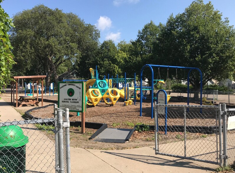 310 E 38th St, Minneapolis, MN à louer - Photo du bâtiment - Image 2 de 2