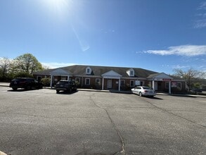 1149 Old Country Rd, Riverhead, NY for lease Building Photo- Image 1 of 9