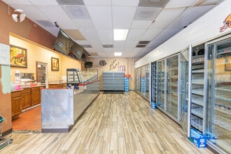 2828 Q St, Sacramento, CA for lease Interior Photo- Image 2 of 9