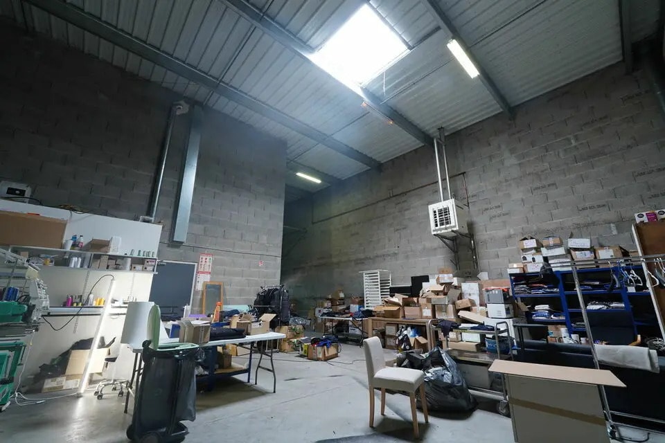 Bureau dans Décines-Charpieu à louer Photo intérieure- Image 1 de 34