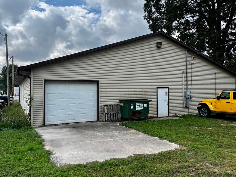 1120 E Jackson St, Macomb, IL à vendre - Photo du bâtiment - Image 2 de 16