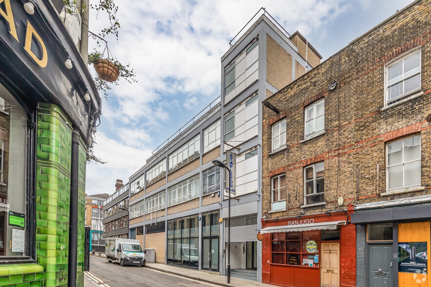 110 Clifton St, Londres à louer - Photo du bâtiment - Image 3 de 6