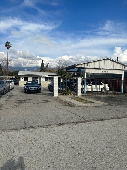 25748 Base Line St, San Bernardino, CA à vendre - Photo du bâtiment - Image 2 de 5