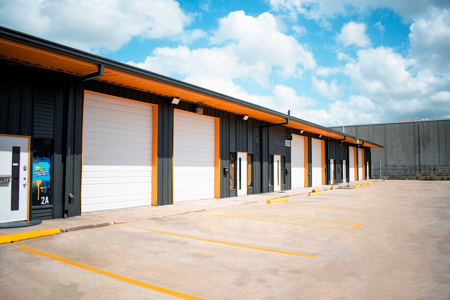 13200 Hempstead Hwy, Houston, TX à louer - Photo du bâtiment - Image 3 de 7