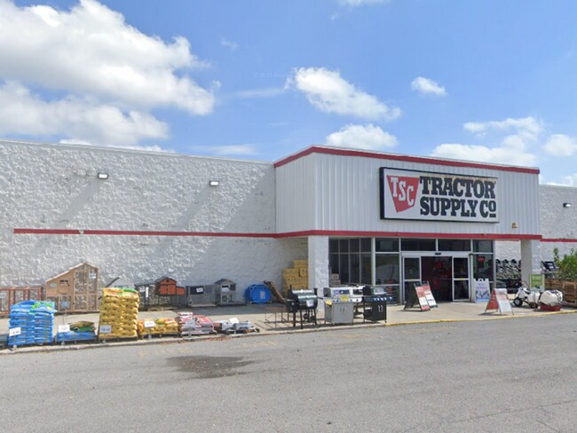 Plus de détails pour 640 Galleria Dr, Johnstown, PA - Commerce de détail à vendre