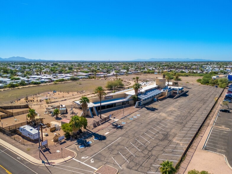 220 S Delaware Dr, Apache Junction, AZ à vendre - Photo du bâtiment - Image 3 de 4