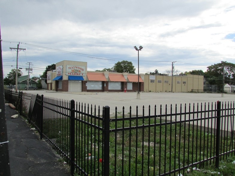 615 S 5th Ave, Maywood, IL for sale - Building Photo - Image 1 of 1
