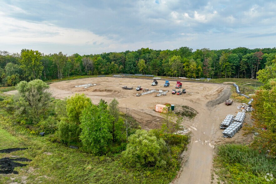10600 Hi Tech Dr, Whitmore Lake, MI à louer - Aérien - Image 3 de 6