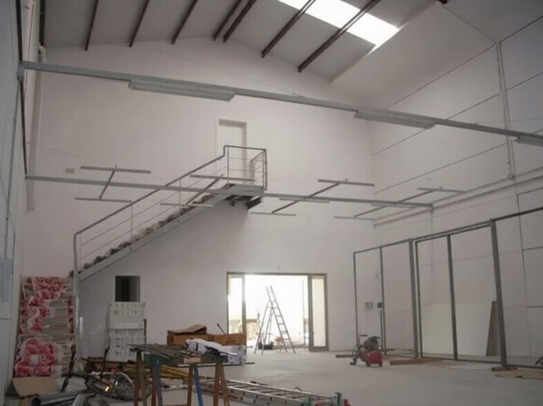 Industrial in Toledo, Toledo for lease - Primary Photo - Image 1 of 5