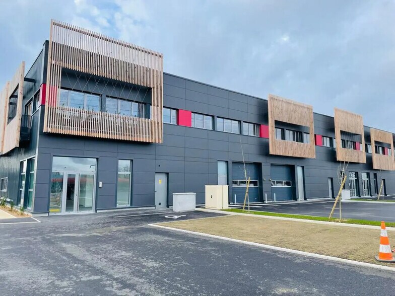 Bureau dans Créteil à louer - Photo du bâtiment - Image 3 de 7