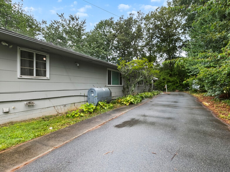 74 Long Shoals Rd, Arden, NC for sale - Building Photo - Image 2 of 24