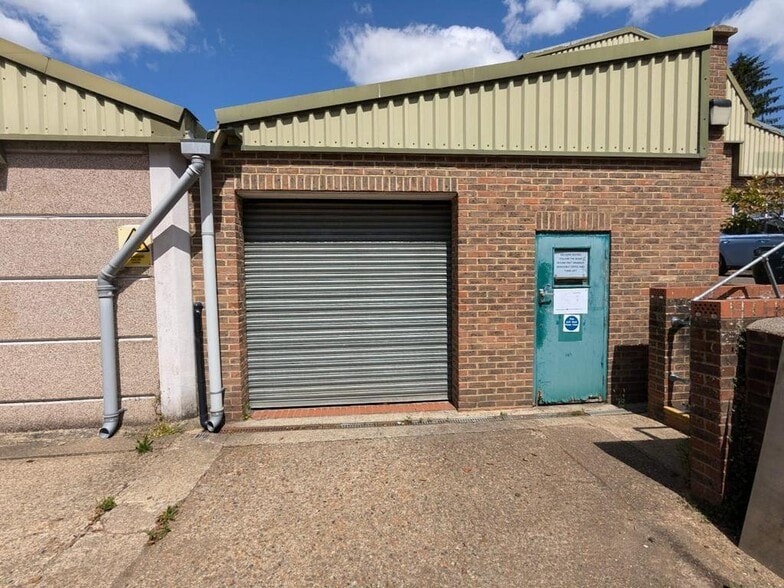 Tannery Ln, Guildford for lease - Building Photo - Image 2 of 6