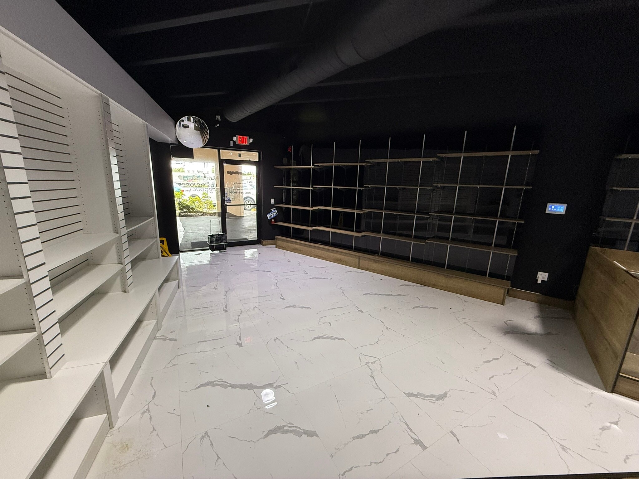 380 E 9th St, Hialeah, FL à louer Photo intérieure- Image 1 de 2