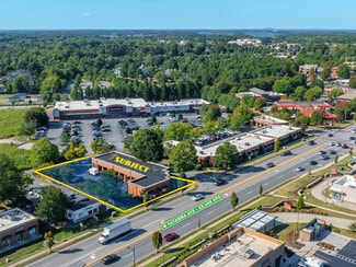 More details for 20110 W Catawba Ave, Cornelius, NC - Retail for Sale