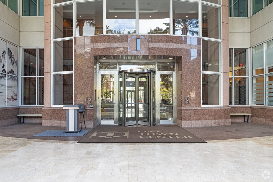 1 Town Center Rd, Boca Raton, FL à louer - Photo du bâtiment - Image 3 de 12