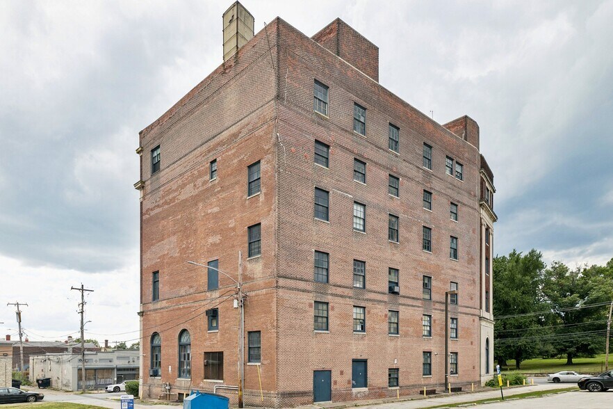 51 E 9th St, Chester, PA à vendre - Photo du bâtiment - Image 2 de 22