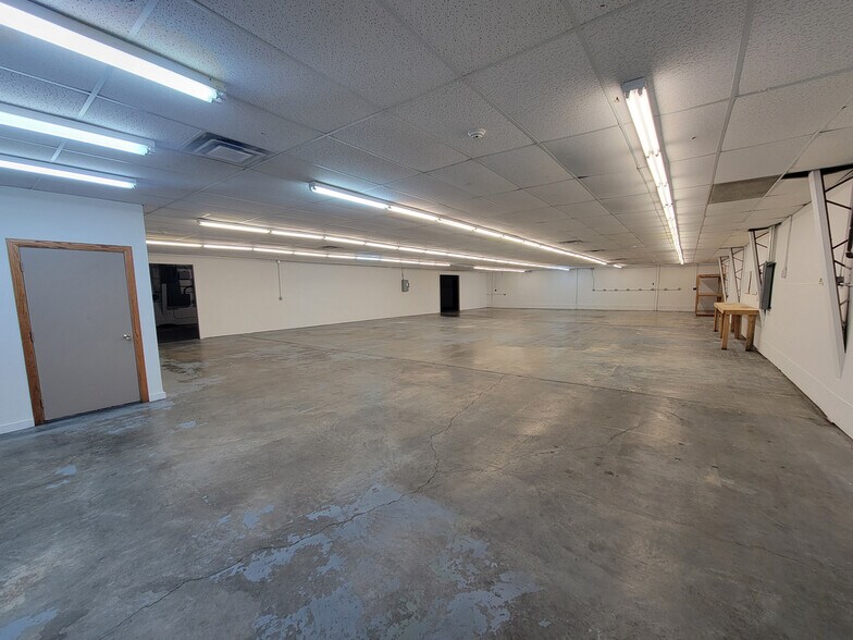 2210 Delaware St, Lawrence, KS à vendre - Photo intérieure - Image 2 de 6