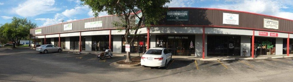 4700 Loyola Ln, Austin, TX à louer - Photo du bâtiment - Image 3 de 5