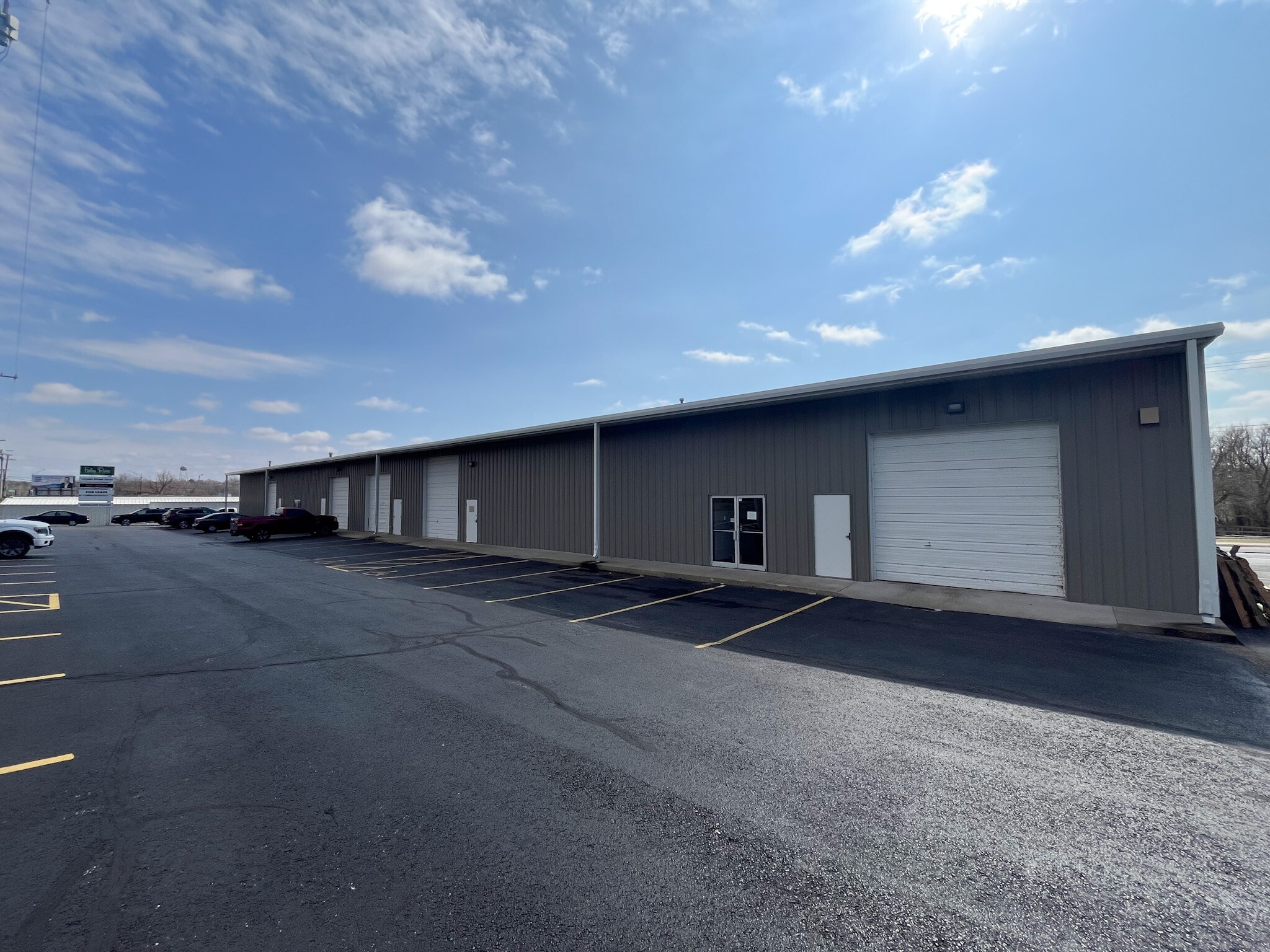 1008 W Farmer St, Ozark, MO for lease Primary Photo- Image 1 of 15