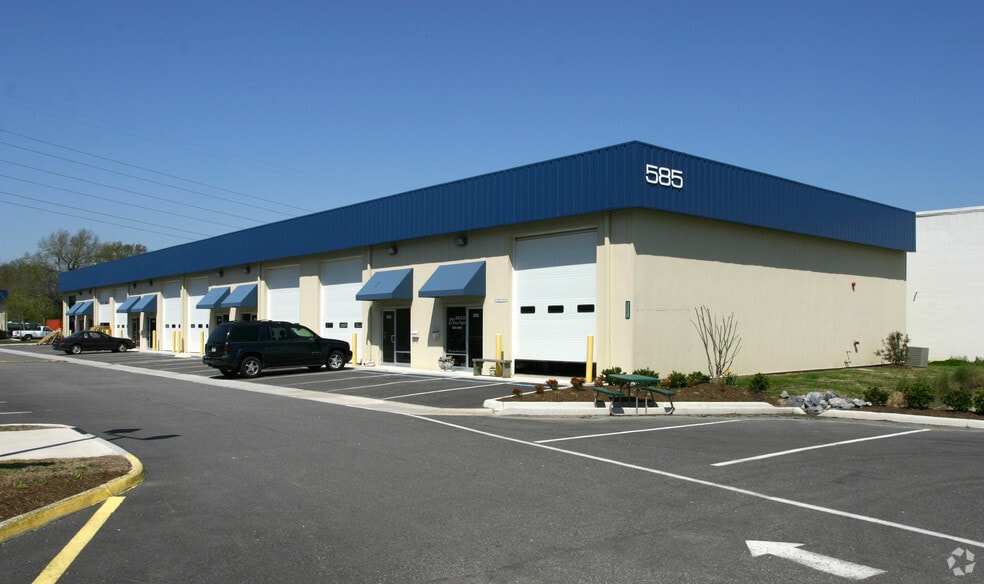 585 S Birdneck Rd, Virginia Beach, VA for lease - Building Photo - Image 2 of 4