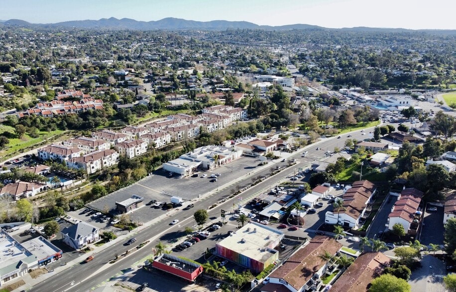 705-715 E Vista Way, Vista, CA for sale - Building Photo - Image 2 of 7