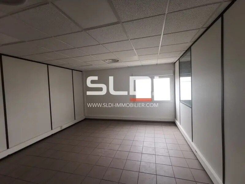 Bureau dans Saint-Pierre-de-Chandieu à louer Photo intérieure- Image 1 de 7