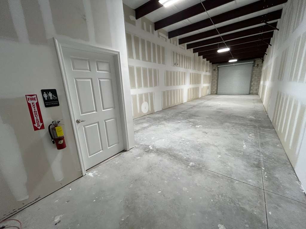 500 NW Peacock Blvd, Port Saint Lucie, FL for lease Interior Photo- Image 1 of 3