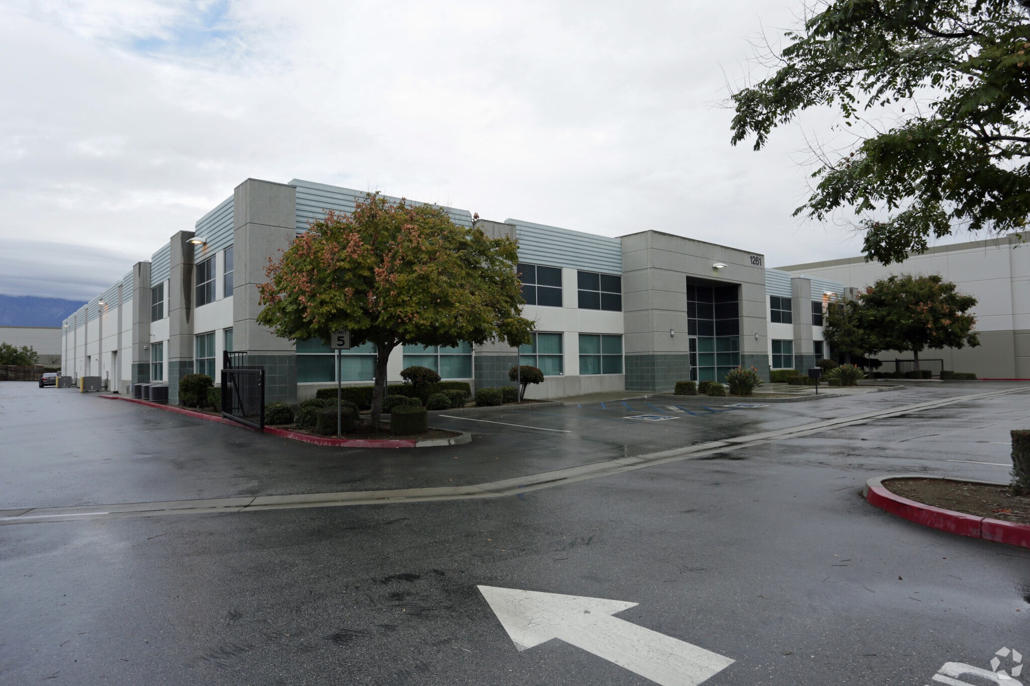 1261 E Belmont St, Ontario, CA à vendre Photo principale- Image 1 de 5