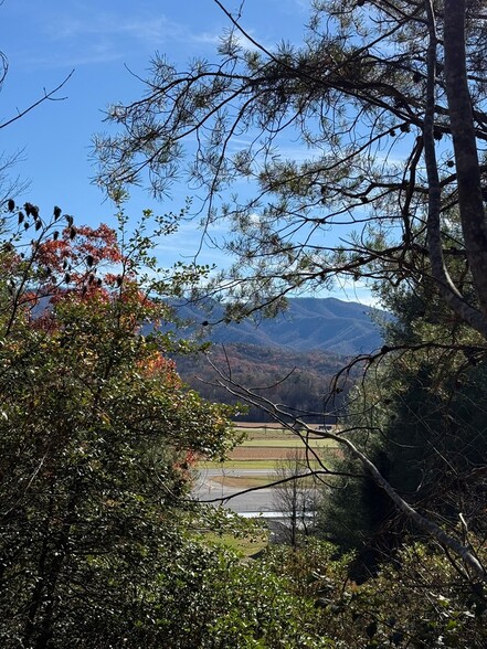 00 Airport Rd, Andrews, NC à vendre - Photo du bâtiment - Image 2 de 5