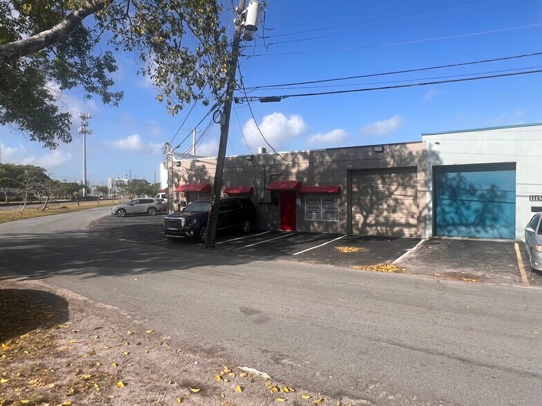 1109-1111 NE 7th Ave, Fort Lauderdale, FL à vendre - Photo du bâtiment - Image 3 de 12