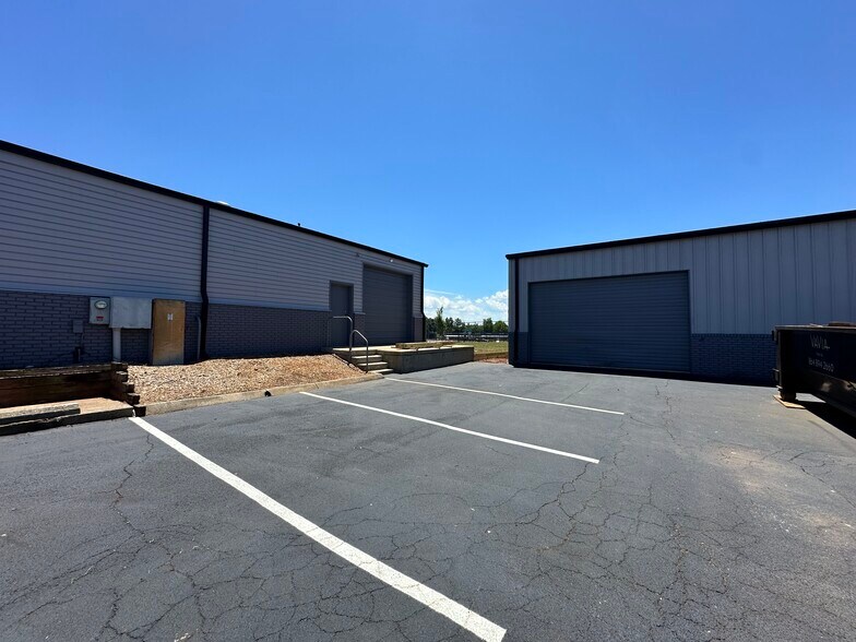 5 Northway Ct, Greer, SC à louer - Photo du bâtiment - Image 2 de 14