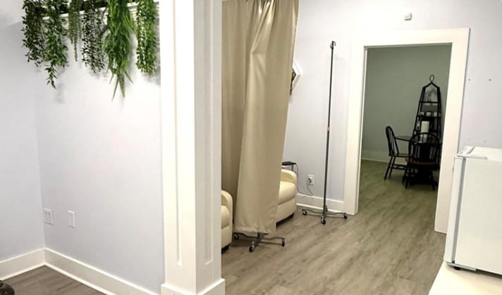 102 N Burke Ave, Long Beach, MS for lease - Interior Photo - Image 2 of 6