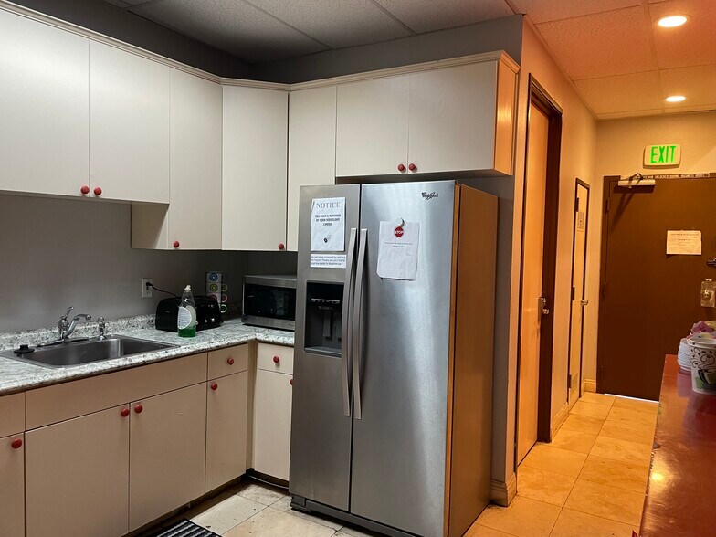 7226 Sepulveda Blvd, Van Nuys, CA à louer - Photo intérieure - Image 3 de 24