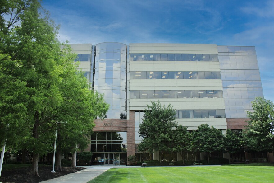 8800 Lyra Dr, Columbus, OH à louer - Photo du bâtiment - Image 1 de 5