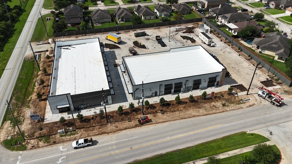 12707 Theis Ln, Tomball, TX à louer - Photo du bâtiment - Image 3 de 15