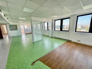 Office in Charenton-le-Pont for lease Interior Photo- Image 2 of 2