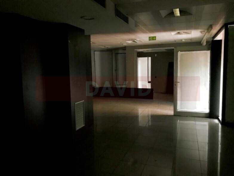 Retail in Barcelona, Barcelona for lease - Interior Photo - Image 3 of 4