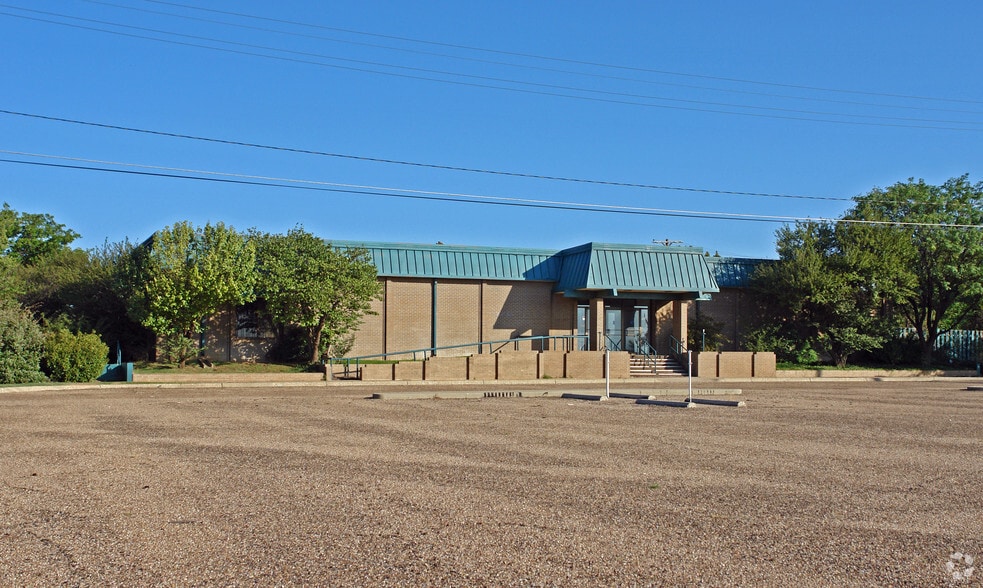 9712 8th Dr, Lubbock, TX for lease - Primary Photo - Image 1 of 8